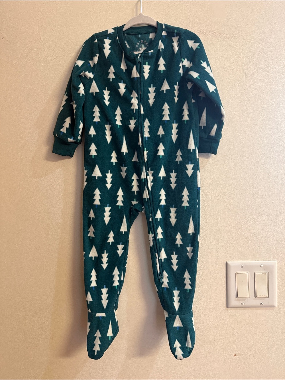 Primary Forest Tree-Print Footed One-Piece Pajamas - Green & White